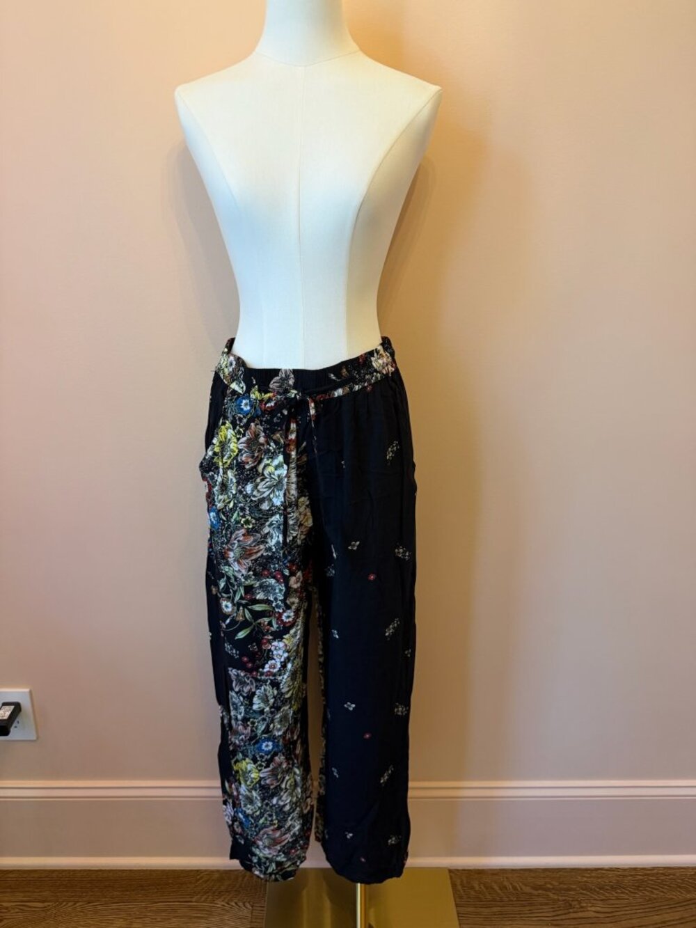 Beulah Style Black Floral Patchwork Jogger Pants Size Small